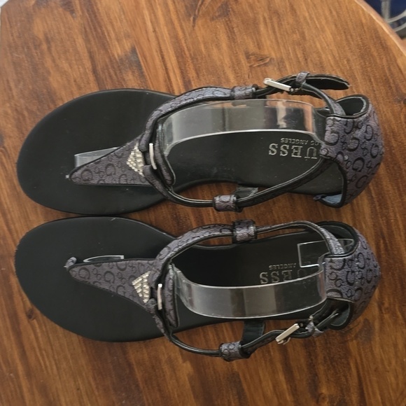 Guess Womens Thong T strap Sandals Gray/ Black Rhinestone bling tongs chic sz.10 - Picture 8 of 15